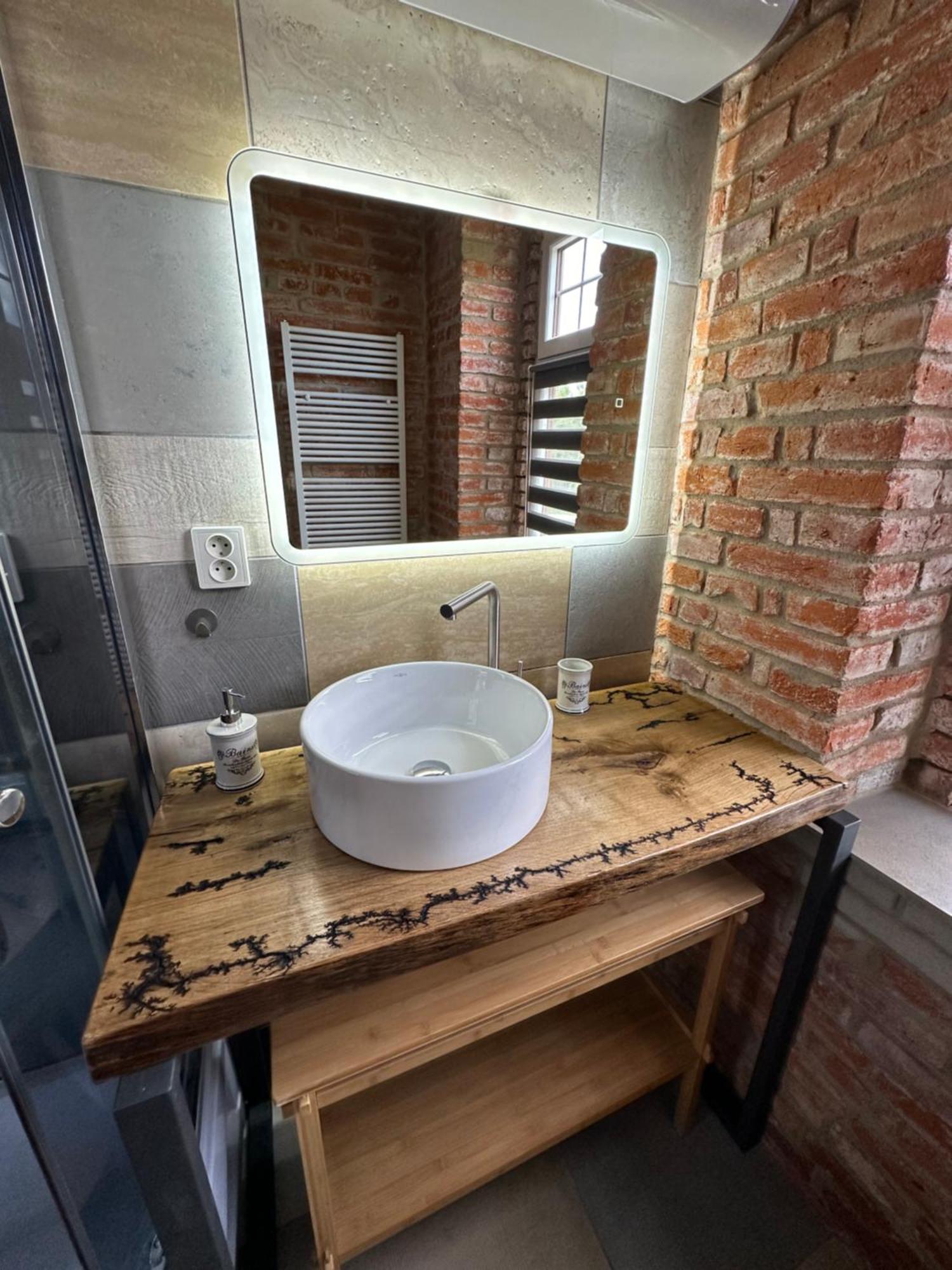 Loft Apartments เดชชิน ภายนอก รูปภาพ